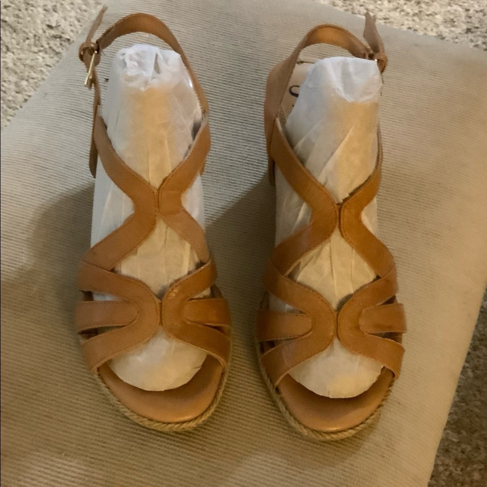 EUC SOFFT ILENE STRAPPY LEATHER CORK WEDGE SIZE 8 1/2